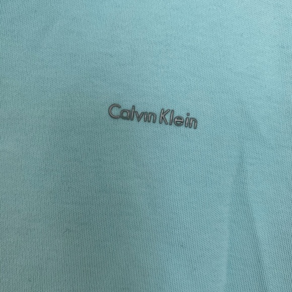 Calvin Klein T shirt - Picture 2 of 5
